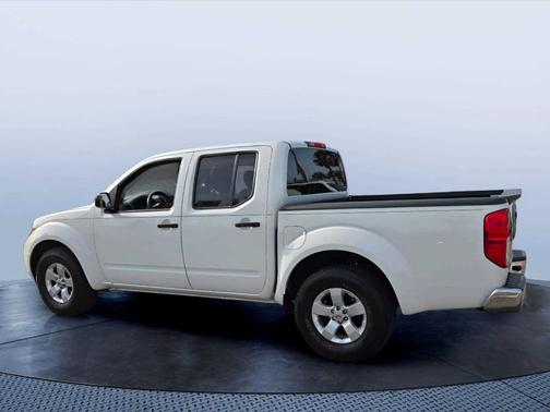 Glacier White 2013 Nissan Frontier SV