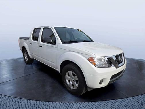 Glacier White 2013 Nissan Frontier SV