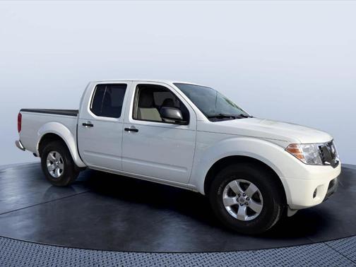 Glacier White 2013 Nissan Frontier SV