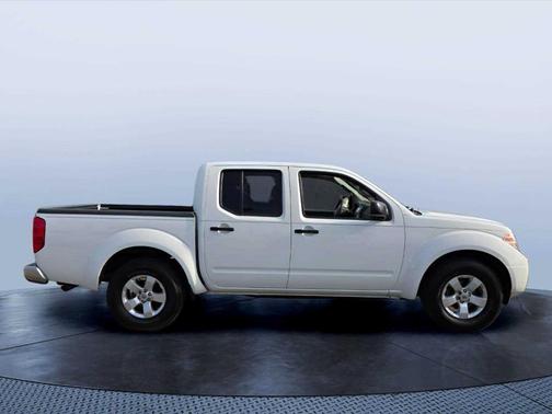 Glacier White 2013 Nissan Frontier SV