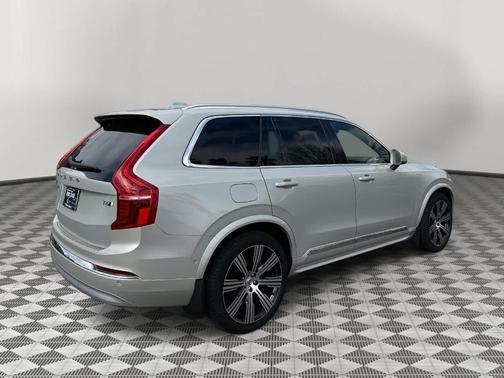 2022 Volvo XC90 T6 Inscription 7 Passenger
