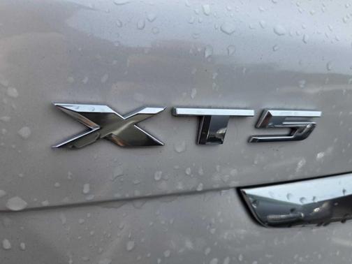 Crystal White Tri-Coat 2018 Cadillac XT5 Premium Luxury