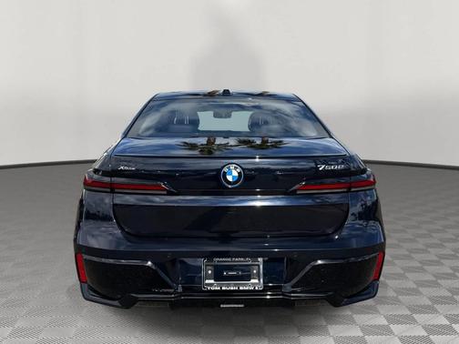 Carbon Black Metallic 2026 BMW 750e xDrive
