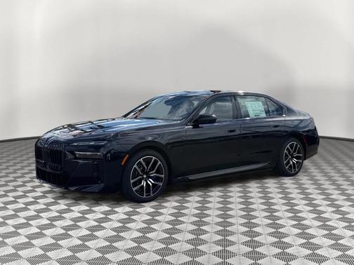 Carbon Black Metallic 2026 BMW 750e xDrive