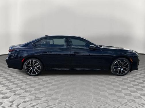 Carbon Black Metallic 2026 BMW 750e xDrive