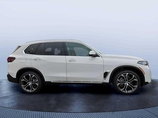 Alpine White 2026 BMW X5 sDrive40i