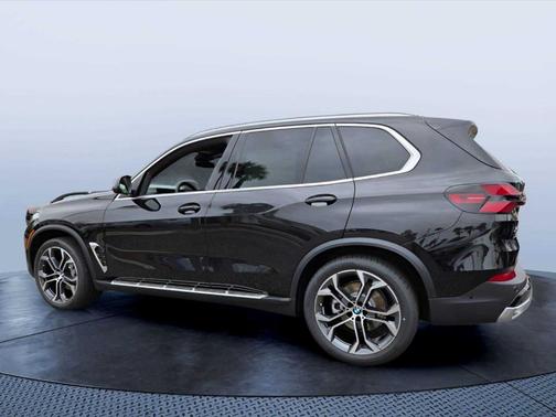 Black Sapphire Metallic 2026 BMW X5 sDrive40i