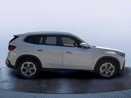 Alpine White 2023 BMW X1 xDrive28i