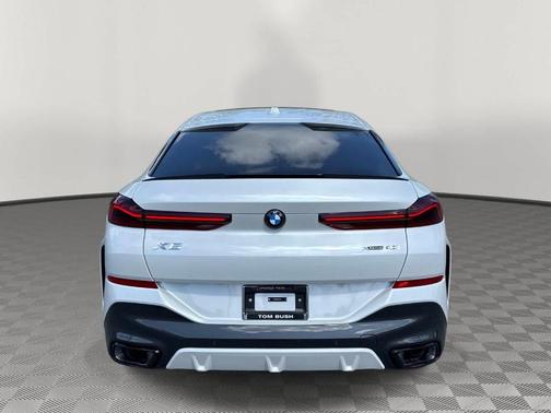 Mineral White Metallic 2026 BMW X6 xDrive40i