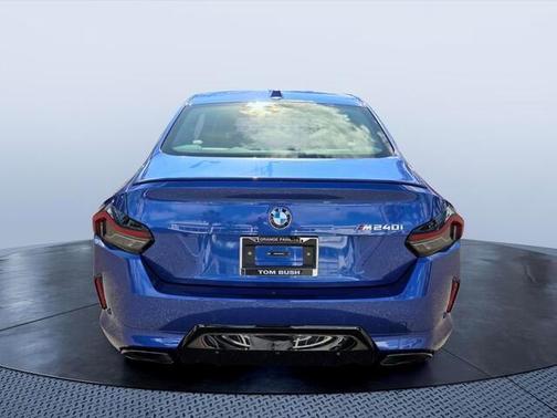 Portimao Blue Metallic 2025 BMW M240 i