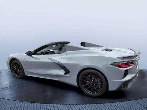 Sea 2025 Chevrolet Corvette Stingray w/2LT