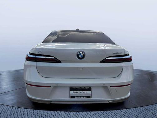 Mineral White Metallic 2023 BMW i7 xDrive60