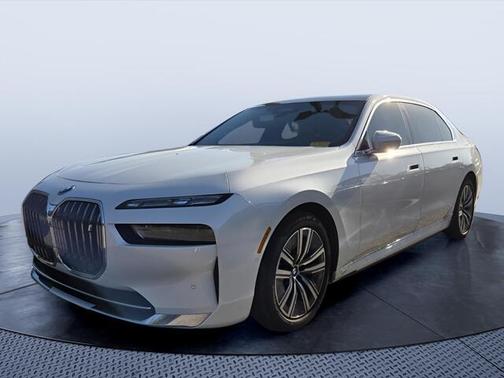 Mineral White Metallic 2023 BMW i7 xDrive60