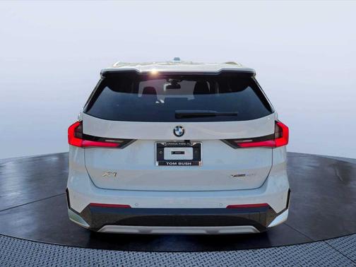 Alpine White 2026 BMW X1 xDrive28i