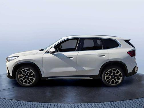 Alpine White 2026 BMW X1 xDrive28i