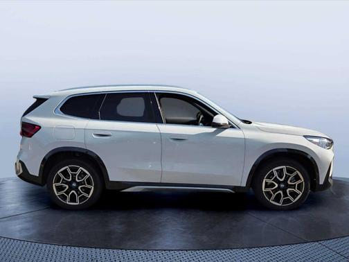 Alpine White 2026 BMW X1 xDrive28i