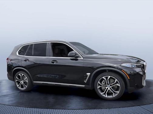 Black Sapphire Metallic 2026 BMW X5 PHEV xDrive50e