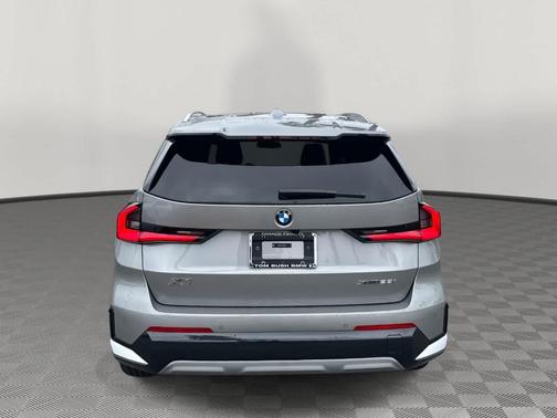 Space Silver 2026 BMW X1 xDrive28i