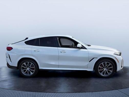 Mineral White Metallic 2026 BMW X6 xDrive40i