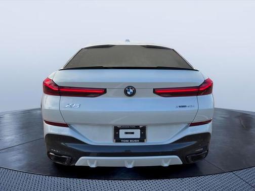 Mineral White Metallic 2026 BMW X6 xDrive40i