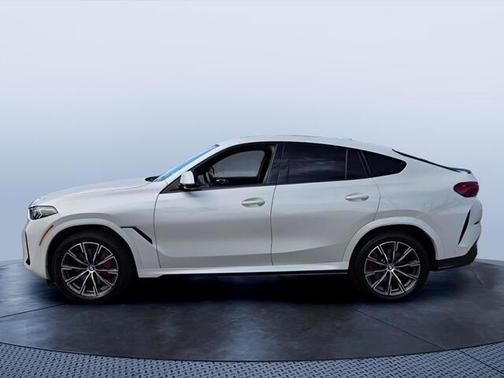 Mineral White Metallic 2026 BMW X6 xDrive40i