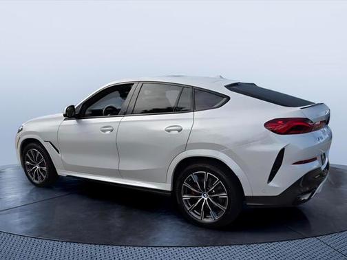 Mineral White Metallic 2026 BMW X6 xDrive40i