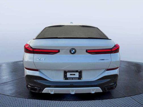 Mineral White Metallic 2026 BMW X6 xDrive40i