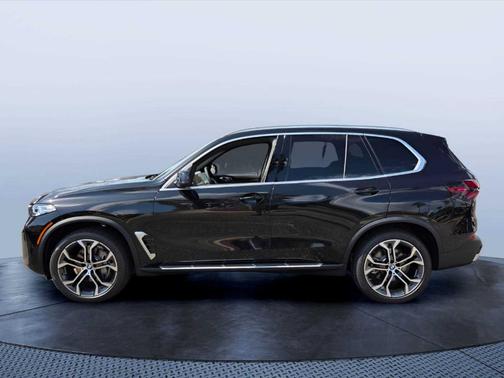 Black Sapphire Metallic 2026 BMW X5 sDrive40i