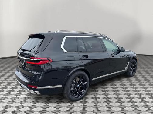 Black Sapphire Metallic 2026 BMW X7 xDrive40i