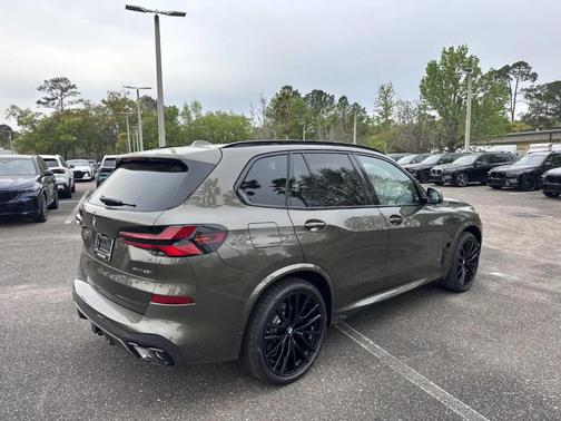 Manhattan Green Metallic 2026 BMW X5 xDrive40i
