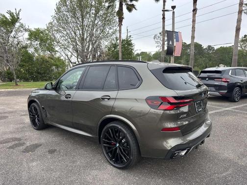 Manhattan Green Metallic 2026 BMW X5 xDrive40i