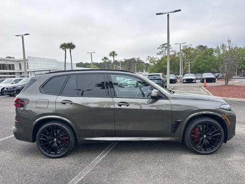 Manhattan Green Metallic 2026 BMW X5 xDrive40i