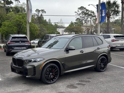 Manhattan Green Metallic 2026 BMW X5 xDrive40i