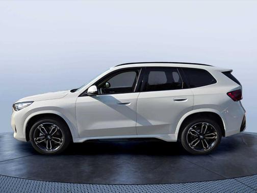 Alpine White 2026 BMW X1 xDrive28i