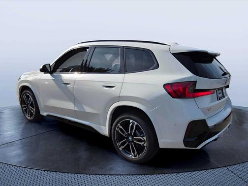 Alpine White 2026 BMW X1 xDrive28i