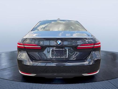 Dark Graphite Metallic 2026 BMW 530 i