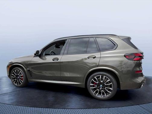 Manhattan Green Metallic 2026 BMW X5 PHEV xDrive50e