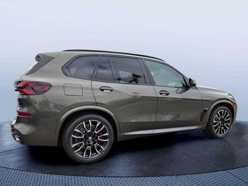 Manhattan Green Metallic 2026 BMW X5 PHEV xDrive50e