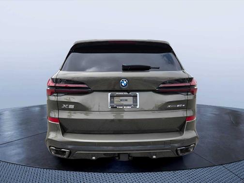 Manhattan Green Metallic 2026 BMW X5 PHEV xDrive50e