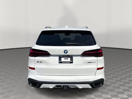 Alpine White 2026 BMW X5 PHEV xDrive50e
