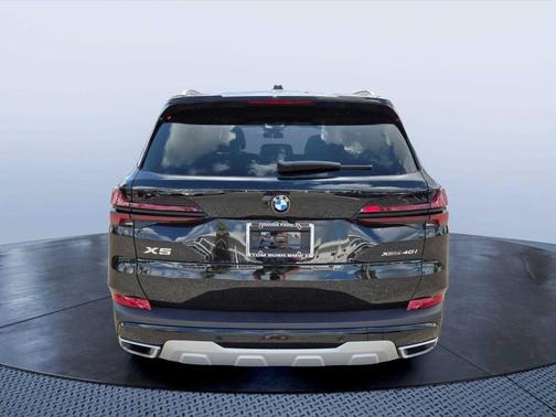 Black Sapphire Metallic 2025 BMW X5 xDrive40i