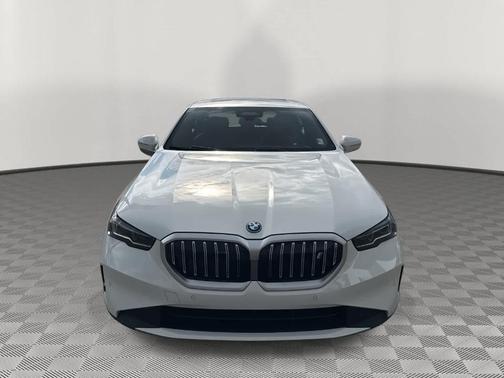 Alpine White 2025 BMW i5 eDrive40