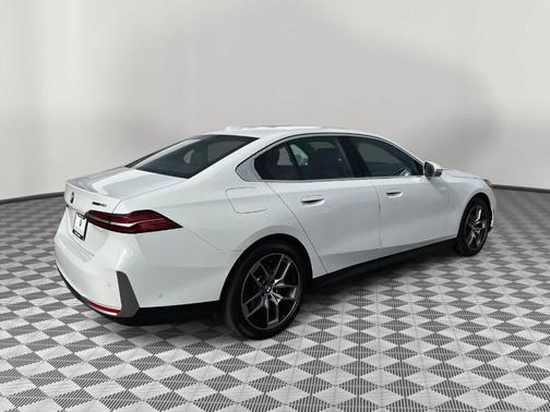 2025 BMW i5 eDrive40