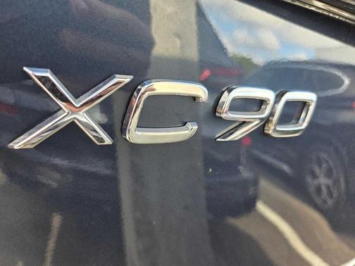 Bright 2024 Volvo XC90 B6 Ultimate Bright Theme 7-Seater