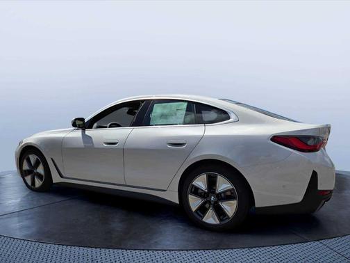 Mineral White Metallic 2026 BMW i4 Gran Coupe eDrive40