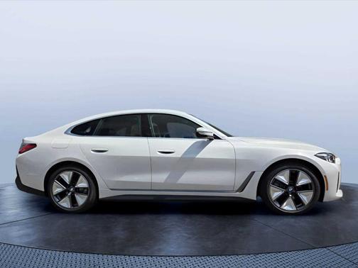 Mineral White Metallic 2026 BMW i4 Gran Coupe eDrive40