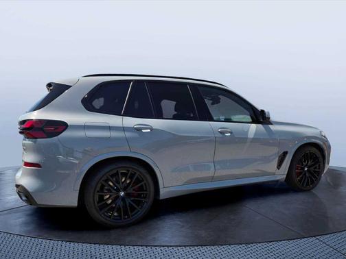 Gray Metallic 2026 BMW X5 xDrive40i