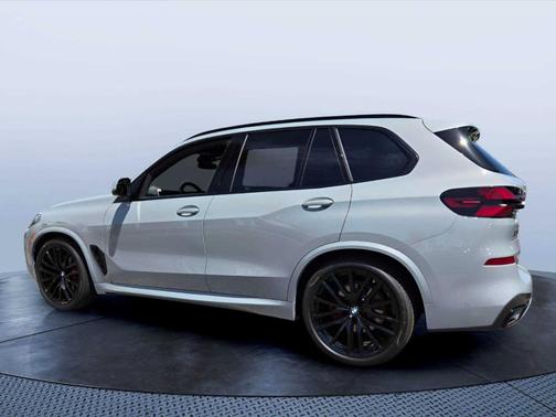 Gray Metallic 2026 BMW X5 xDrive40i