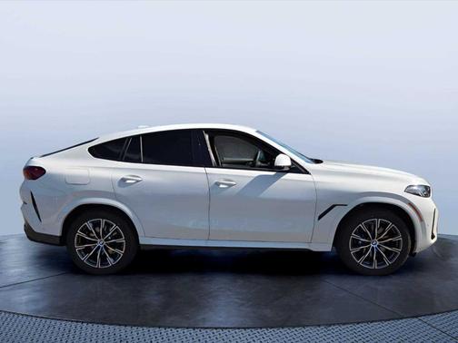 Alpine White 2027 BMW X6 xDrive40i