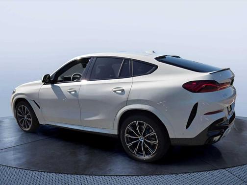 Alpine White 2027 BMW X6 xDrive40i